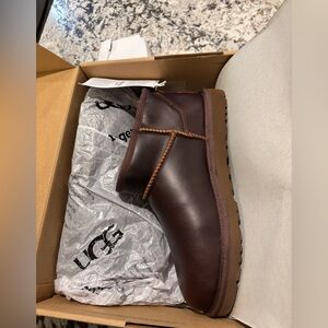 Men’s UGG boots size 7 dark brown leather